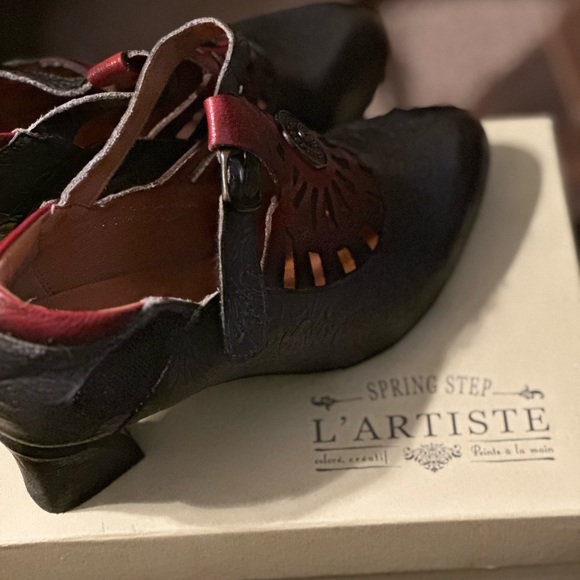Shoes size 10.5 - Picture 1 of 4